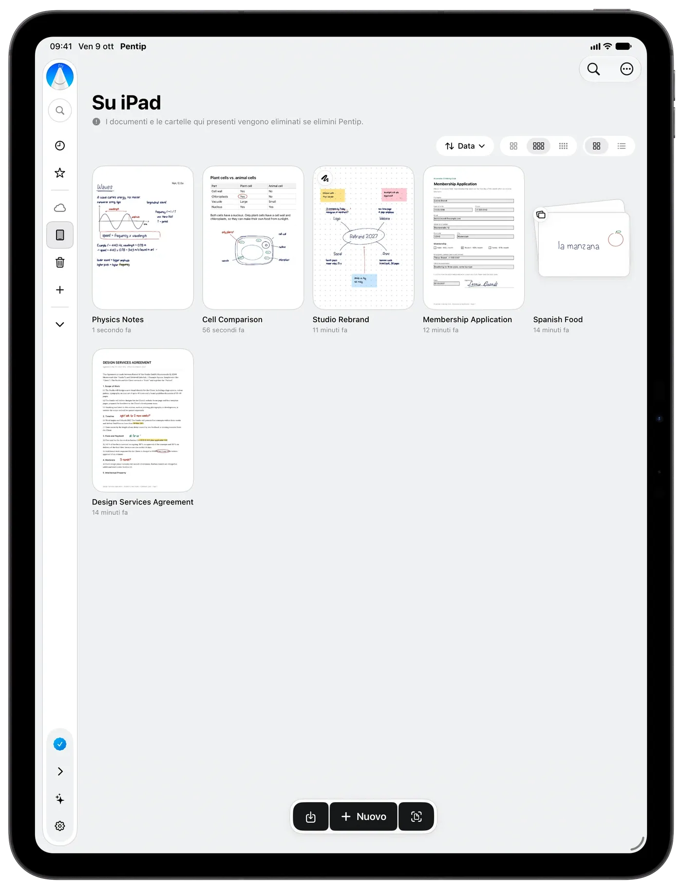 La libreria di Pentip con appunti, un PDF, una lavagna e un mazzo di flashcard.